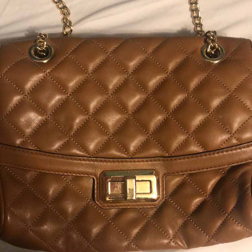 BROWN LEATHER MICHAEL KORS QUILTED CROSSBODY BAG